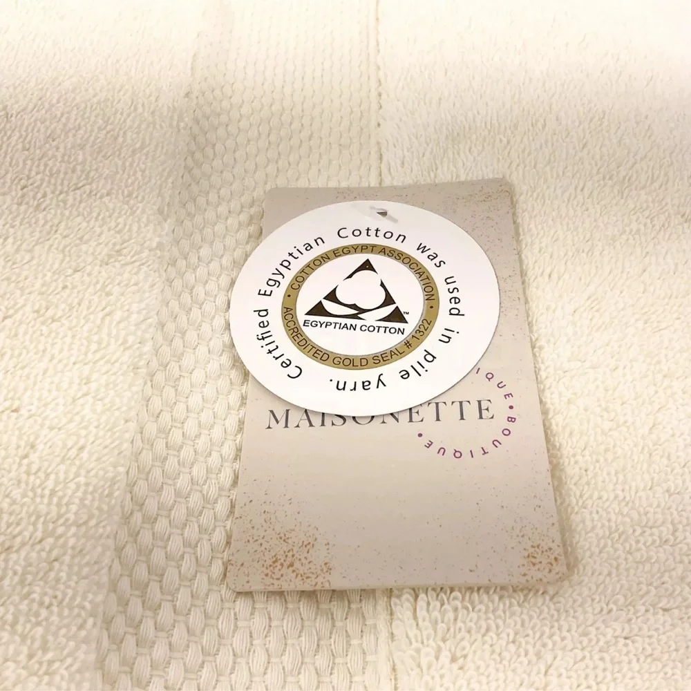 Maisonette Loft Egyptian Cotton Bath Towel 29x59” Made In Turkey Ivory Color NWT